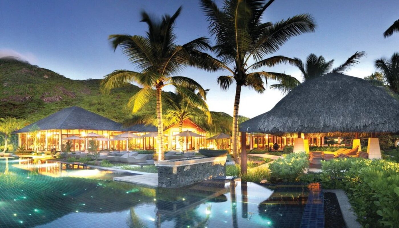 Hilton Seychelles Labriz - piscina al atardecer